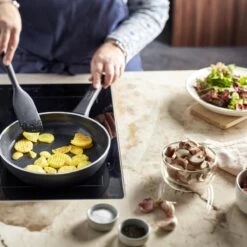 Demeyere Alu Classico 3 Koekenpan – Ceraforce Antikleefpan - Inductie – 20 Cm - PTFE En PFAS Vrij 10 Demeyere Alu Classico 3 Koekenpan – Ceraforce Antikleefpan - Inductie – 20 Cm - PTFE En PFAS Vrij -Korting Op Keukengerei 1200x1200 1010