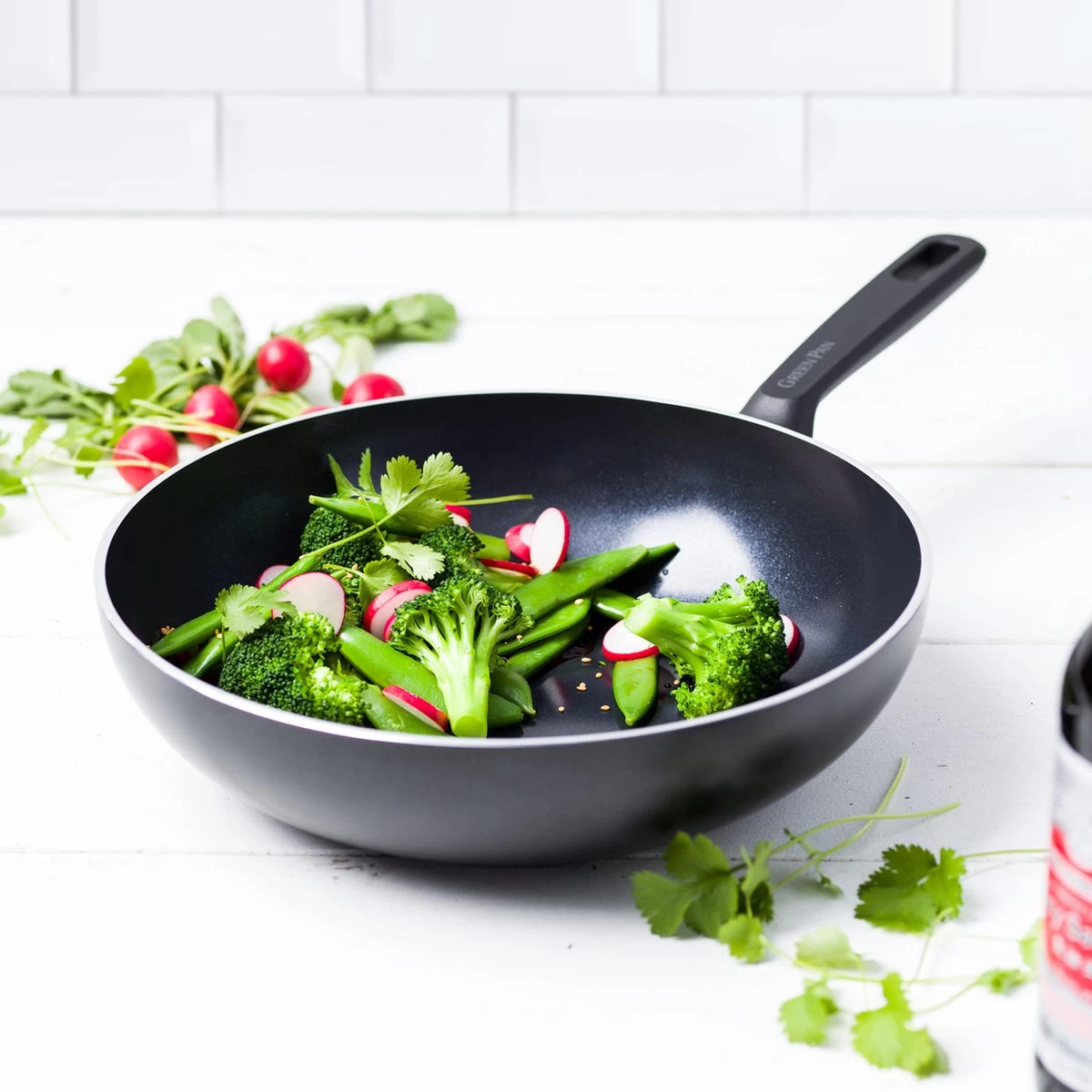 GreenPan Memphis Keramische Wokpan - Ø 28 Cm - PFAS-vrij 18 GreenPan Memphis Keramische Wokpan - Ø 28 Cm - PFAS-vrij - Afbeelding 18