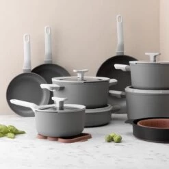 BergHOFF Leo Hapjespan Stone - 28 Cm - Met Glazen Deksel -Korting Op Keukengerei 1200x1200 1046