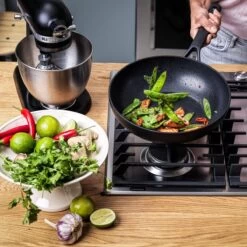 KitchenAid Classic Forged Aluminium Wok ø28cm - Zwart - Inductie - Anti-aanbak 23 KitchenAid Classic Forged Aluminium Wok ø28cm - Zwart - Inductie - Anti-aanbak -Korting Op Keukengerei 1200x1200 1059