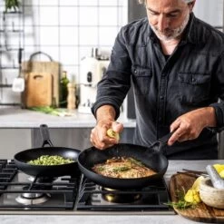 KitchenAid Classic Forged Aluminium Wok ø28cm - Zwart - Inductie - Anti-aanbak 24 KitchenAid Classic Forged Aluminium Wok ø28cm - Zwart - Inductie - Anti-aanbak -Korting Op Keukengerei 1200x1200 1060