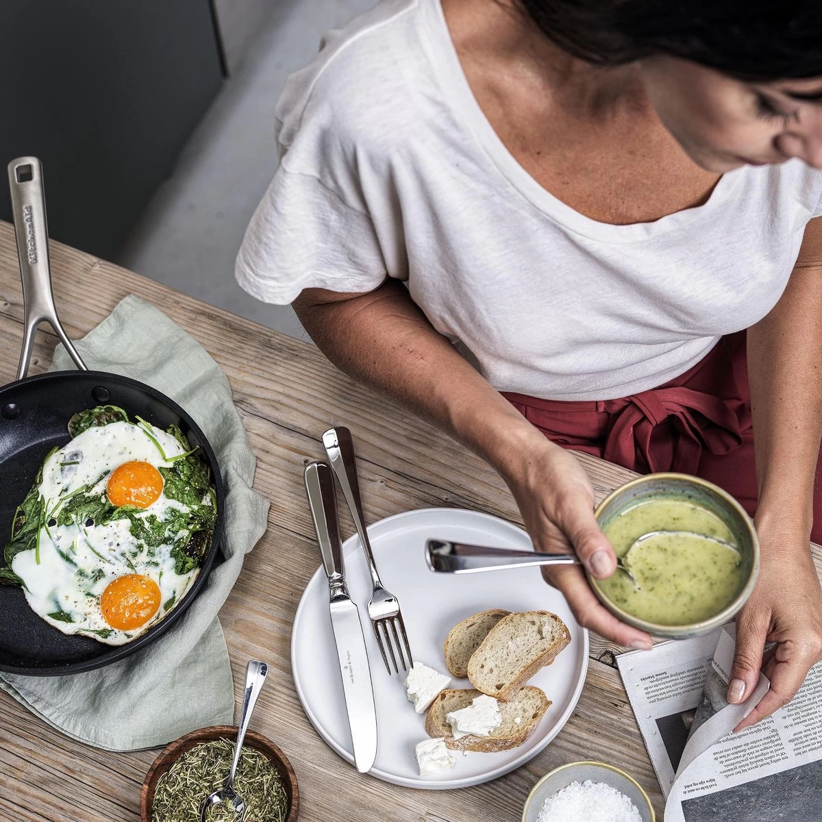 KitchenAid Hard Geanodiseerd Aluminium Wok ø30cm - Zwart - Inductie - Anti-aanbak 7 KitchenAid Hard Geanodiseerd Aluminium Wok ø30cm - Zwart - Inductie - Anti-aanbak - Afbeelding 7