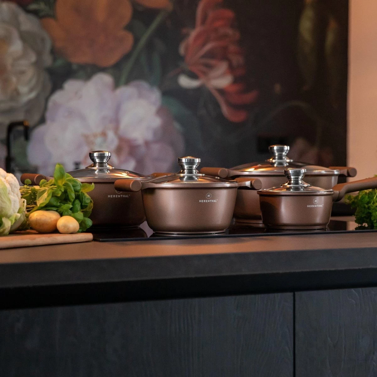 Herenthal Inductie Pannenset- Luxe 10-delige Koekenpannenset - Voor Alle Warmtebronnen - Met Glazen Deksels - Koper 7 Herenthal Inductie Pannenset- Luxe 10-delige Koekenpannenset - Voor Alle Warmtebronnen - Met Glazen Deksels - Koper - Afbeelding 7