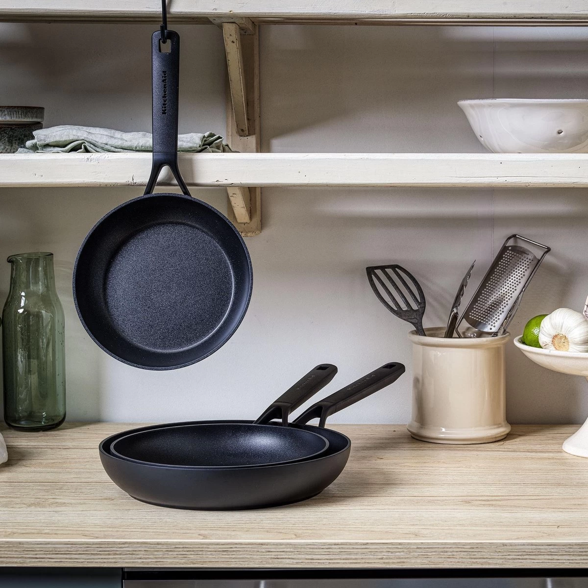 KitchenAid Classic Forged Aluminium Koekenpan ø20cm - Zwart - Inductie - Anti-aanbak 6 KitchenAid Classic Forged Aluminium Koekenpan ø20cm - Zwart - Inductie - Anti-aanbak - Afbeelding 6