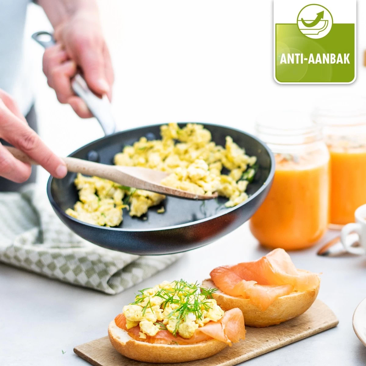 GreenPan Barcelona Infinity Pro Koekenpannenset Ø 24cm + Ø 28cm - Zwart - Inductie - PFAS-vrij 3 GreenPan Barcelona Infinity Pro Koekenpannenset Ø 24cm + Ø 28cm - Zwart - Inductie - PFAS-vrij - Afbeelding 3