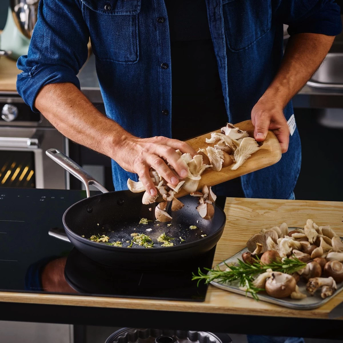 KitchenAid Hard Geanodiseerd Aluminium Koekenpannenset ø20+24+28cm - Zwart - Inductie 9 KitchenAid Hard Geanodiseerd Aluminium Koekenpannenset ø20+24+28cm - Zwart - Inductie - Afbeelding 9