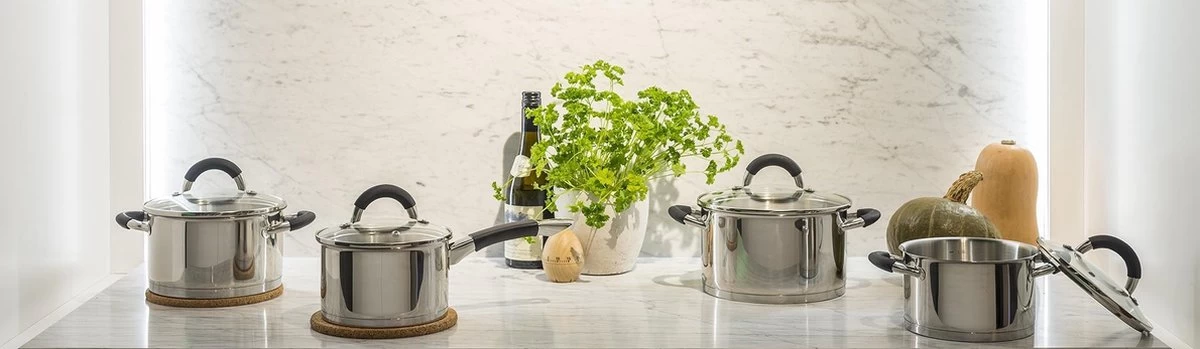 Sola Pannenset Venice - 4 Delig - Ø 16,16,18,20 Cm - Zilver - RVS - Sandwichbodem 3 Sola Pannenset Venice - 4 Delig - Ø 16,16,18,20 Cm - Zilver - RVS - Sandwichbodem - Afbeelding 3