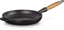 Le Creuset Koekenpan Signature Mat Zwart - ø 28 Cm / 2.6 Liter - Geëmailleerde Anti-aanbaklaag -Korting Op Keukengerei 1200x580 2