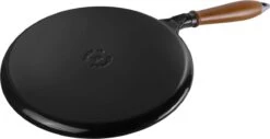 Staub Flensjespan - Houten Steel - 28 Cm - Zwart 7 Staub Flensjespan - Houten Steel - 28 Cm - Zwart -Korting Op Keukengerei 1200x619 4