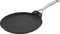 Le Creuset Les Forgees Pannenkoekpan 28cm -Korting Op Keukengerei 1200x686 1
