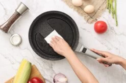 Swiss Pro+ | Set 14 Delige Pannenset | Inductie - Pannensets - Glazen Deksel - Met Afneembare Handgreep - Marmeren Interieur -PFAS-vrij | Grey / Silver 22 Swiss Pro+ | Set 14 Delige Pannenset | Inductie - Pannensets - Glazen Deksel - Met Afneembare Handgreep - Marmeren Interieur -PFAS-vrij | Grey / Silver -Korting Op Keukengerei 1200x799 121