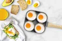 Magnani - Eierpan - 4 Bakplaten Van ⌀ 8 Cm - Voor Gas- En Elektrische Kookplaten - Aluminium - Houten Handvat - 38 X 18.7 X 2 Cm -Korting Op Keukengerei 1200x799 60