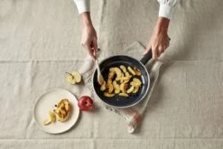 Demeyere Alu Cosi 3 Koekenpan - Ceraforce - 24 Cm - PTFE-vrij 9 Demeyere Alu Cosi 3 Koekenpan - Ceraforce - 24 Cm - PTFE-vrij -Korting Op Keukengerei 1200x800 124