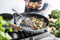 GreenPan Mayflower Koekenpannenset Ø 20cm + Ø 24cm + 1 Accessoire - Lichtblauw - Inductie - PFAS-vrij 23 GreenPan Mayflower Koekenpannenset Ø 20cm + Ø 24cm + 1 Accessoire - Lichtblauw - Inductie - PFAS-vrij -Korting Op Keukengerei 1200x800 183