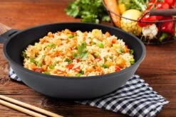 Rosmarino Black Line - Wokpan - Ø30cm - 100% PFAS & PFOA Vrij - Gegoten Aluminium - Non-stick Minerale Coating - Ergonomische Handgreep - Geschikt Voor Alle Warmtebronnen & Vaatwasser 18 Rosmarino Black Line - Wokpan - Ø30cm - 100% PFAS & PFOA Vrij - Gegoten Aluminium - Non-stick Minerale Coating - Ergonomische Handgreep - Geschikt Voor Alle Warmtebronnen & Vaatwasser -Korting Op Keukengerei 1200x800 212