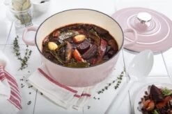 BK Bourgogne Braadpan Ø 24 Cm - Roze - Gietijzer - Inductie -Korting Op Keukengerei 1200x800 290