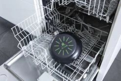 BK Easy Basic Ceramic Hapjespan Ø 28 Cm - Met Glazen Deksel - PFAS-vrij 7 BK Easy Basic Ceramic Hapjespan Ø 28 Cm - Met Glazen Deksel - PFAS-vrij -Korting Op Keukengerei 1200x804 9