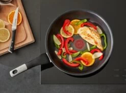 Tefal Unlimited + Induction Hoogwaardig Titanium Koekenpan - 28 Cm -Korting Op Keukengerei 1200x887 1