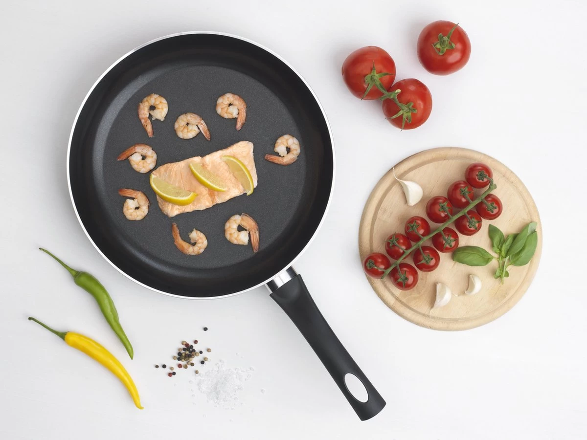 Basic Culinair Koekenpan 20cm - Anti Aanbak - Inductiegeschikt 4 Basic Culinair Koekenpan 20cm - Anti Aanbak - Inductiegeschikt - Afbeelding 4