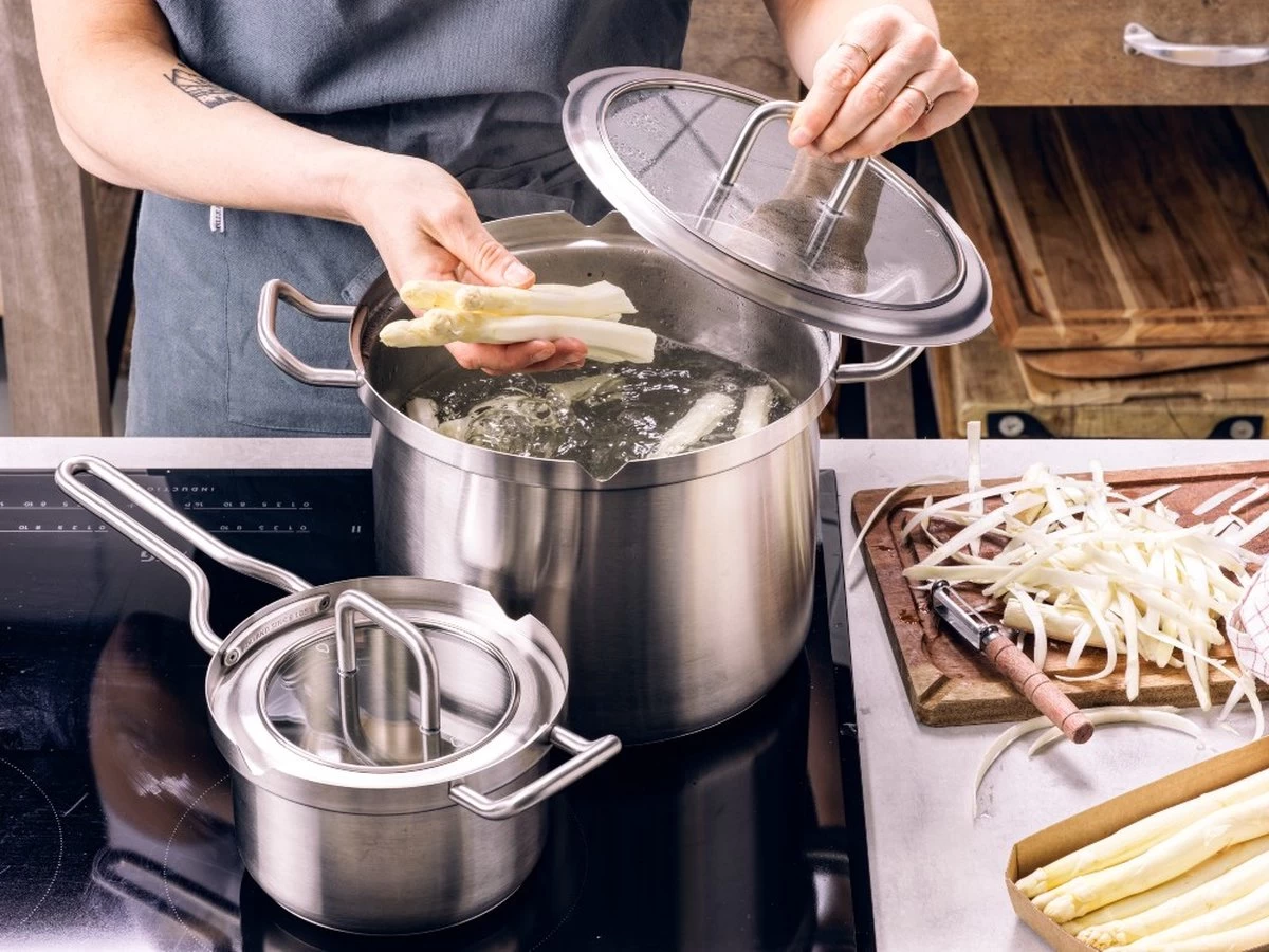 BK Q-linair Master Glas Pannenset - 5-delig - Glazen Deksel - Veilig Afgietsysteem - Inductie 16 BK Q-linair Master Glas Pannenset - 5-delig - Glazen Deksel - Veilig Afgietsysteem - Inductie - Afbeelding 16