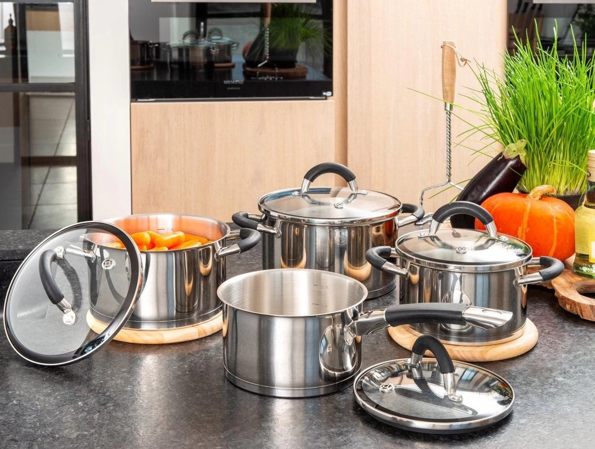 Sola Pannenset Venice - 4 Delig - Ø 16,16,18,20 Cm - Zilver - RVS - Sandwichbodem 2 Sola Pannenset Venice - 4 Delig - Ø 16,16,18,20 Cm - Zilver - RVS - Sandwichbodem - Afbeelding 2