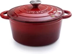 Nuovva Gietijzeren Braadpan Antiaanbaklaag Met Deksel - Sudderpan Rood - Rond - Ø24 Cm - 4.7 Liter - 100% PFAS & PFOA Vrij - Geschikt Voor Alle Warmtebronnen - Elektrisch - Gas - Halogeen - Inductie - Keramisch