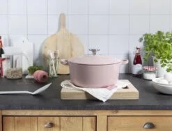 BK Bourgogne Braadpan Ø 24 Cm - Roze - Gietijzer - Inductie -Korting Op Keukengerei 1200x912 4