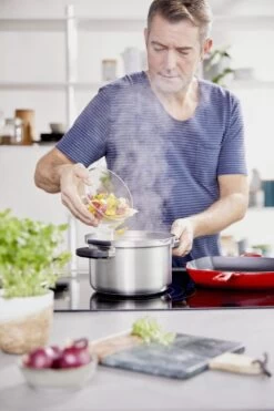 BK Flow Cool Pannenset - 4-delig – RVS Deksels - Veilig Afgietsysteem - Geschikt Voor Alle Warmtebronnen 22 BK Flow Cool Pannenset - 4-delig – RVS Deksels - Veilig Afgietsysteem - Geschikt Voor Alle Warmtebronnen -Korting Op Keukengerei 799x1200