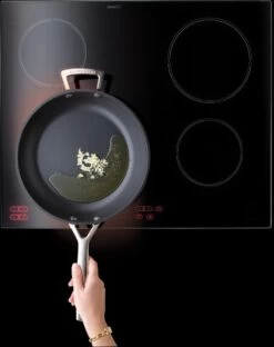 Le Creuset Koekenpan Les Forgées TNS - ø 24 Cm - Standaard Anti-aanbaklaag -Korting Op Keukengerei 951x1200 7